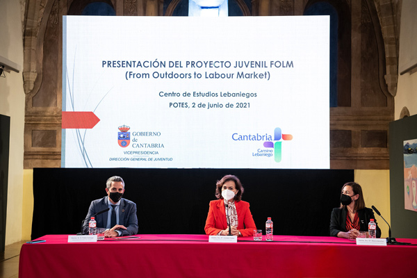 Mesa presidencial presentación FOLM Cantabria