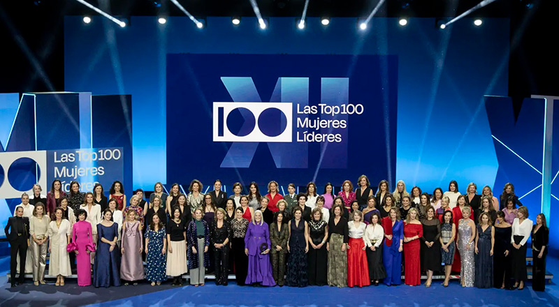 Grupo de mujeres elegidas top 100 mujer líder en 2025