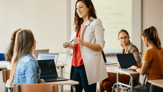 Digitalización y formación en universidades: ¿está el profesorado preparado para liderar el cambio?