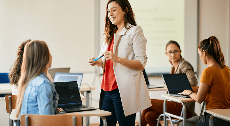 Digitalización y formación en universidades: ¿está el profesorado preparado para liderar el cambio?